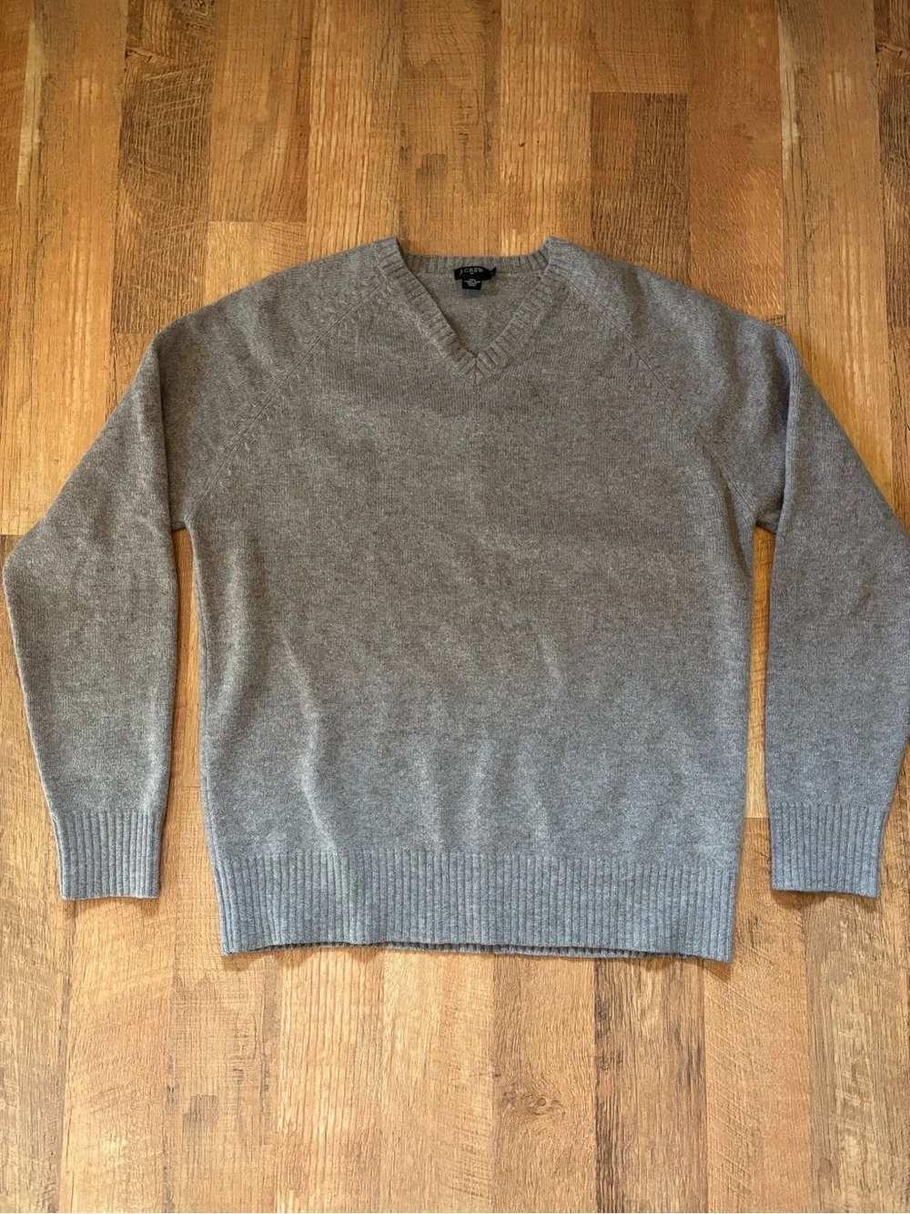Classic Men's V-Neck Sweater 100% Lambswool - Gray/Beige